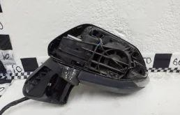 Стекла и зеркала для Toyota Corolla 2025 года на фотографиях