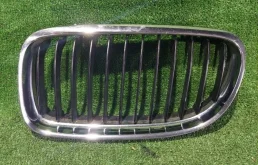 Решетка радиатора BMW E90