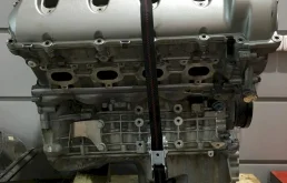 Двигатель без навесного для Porsche Cayenne 2003 года на фотографиях