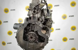 Двигатель без навесного для Ford Ranger 2010 года на фотографиях