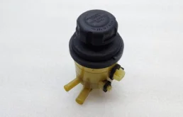 Бачок ГУР для Hyundai Solaris 2014 года на фотографиях