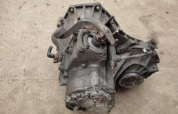 МКПП для Mercedes-Benz Vito 1998 года на фотографиях