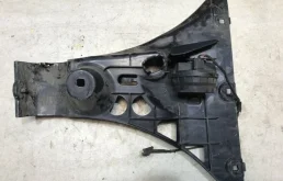 Кронштейн заднего бампера правый BMW E60