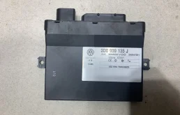 3D0909135J Блок управления замком VW Touareg 1