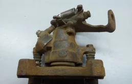 Суппорт задний левый для Mazda CX 5 2018 года на фотографиях