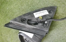 Стекла и зеркала для Skoda Rapid 2018 года на фотографиях