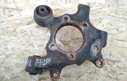 Кулак задний левый для Mitsubishi Pajero на фотографиях