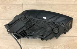 Фара правая для Audi Q7 2020 года на фотографиях