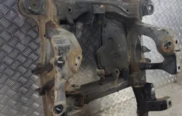 Подрамник двигателя для Suzuki Grand Vitara на фотографиях