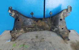 Подрамник двигателя для Mitsubishi Outlander 2011 года на фотографиях