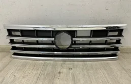 Решетка радиатора без значка VW Touareg 3 2019- CR7