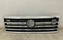 Решетка радиатора без значка VW Touareg 3 2019- CR7