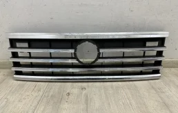Решетка радиатора без значка VW Touareg 3 2019- CR7
