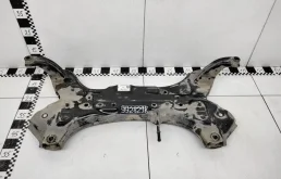 Подрамник двигателя для Hyundai Solaris 2021 года на фотографиях