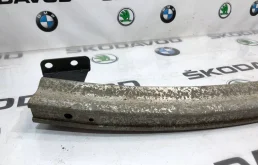 Усилитель заднего бампера для Audi Q7 2015 года на фотографиях