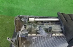 Радиатор охлаждения ДВС для Mercedes-Benz GL class 2015 года на фотографиях