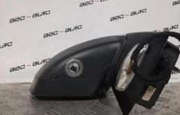 Стекла и зеркала для Peugeot 3008 на фотографиях