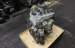 Двигатель для Nissan Primera 1996 года на фотографиях