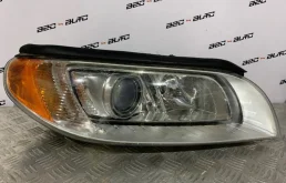 Фары для Volvo XC70 2010 года на фотографиях