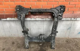 Подрамник двигателя для Honda Accord 2004 года на фотографиях