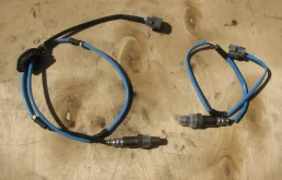 Лямбда-зонд (верхний) для Honda Accord 2003 года на фотографиях