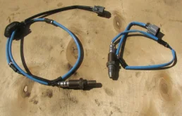 Лямбда-зонд (верхний) для Honda Accord 2003 года на фотографиях