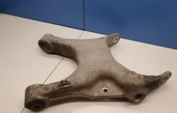 Качающийся рычаг левый для BMW X6 на фотографиях