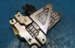 Блок управления зеркалами для Nissan Qashqai 2013 года на фотографиях