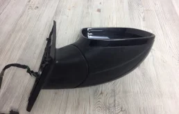 Стекла и зеркала для Audi Q7 2012 года на фотографиях