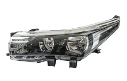 Фары для Toyota Corolla 2016 года на фотографиях