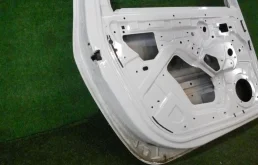 Дверь задняя левая для Renault Logan 2024 года на фотографиях