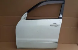 Дверь передняя левая для Suzuki Grand Vitara 2015 года на фотографиях