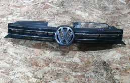 Решетка радиатора Volkswagen Golf 2008-2012 6(5ХБ)