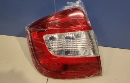 Фонарь левый для Skoda Rapid 2018 года на фотографиях