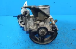 Дроссельная заслонка для Toyota RAV4 2002 года на фотографиях