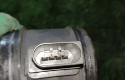 Датчик массового расхода воздуха для BMW X5 на фотографиях