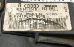 Фара правая для Audi Q7 2006 года на фотографиях