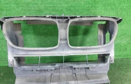 Панель радиатора (телевизор) для BMW X3 2010 года на фотографиях