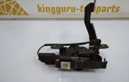 Замок капота для Hyundai Solaris на фотографиях