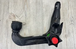 Фаркоп для Volkswagen Touareg 2005 года на фотографиях