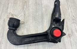 Фаркоп для Volkswagen Touareg 2005 года на фотографиях