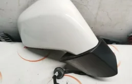 Стекла и зеркала для Opel Mokka 2012 года на фотографиях