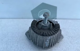 Подушка двигателя Mercedes-benz 2010 W204
