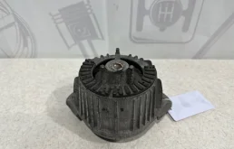 Подушка двигателя Mercedes-benz 2010 W204