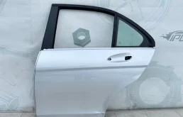 Дверь задняя левая Mercedes-benz 2008 W204