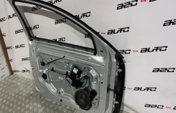 Дверь передняя левая для Volvo S40 2006 года на фотографиях