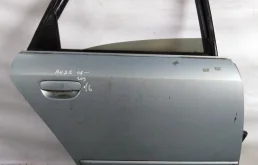 Дверь AUDI A4 8E 2001- задняя правая голубая Б/У A4 8E(2001-2004)