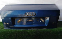 Крышка багажника AUDI A4 8E 2001- седан синяя Б/У A4 8E(2001-2004)