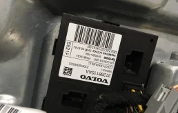 Дверь передняя левая для Volvo S40 2006 года на фотографиях