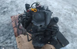 Двигатель без навесного для Volkswagen Polo 2008 года на фотографиях